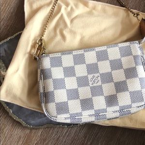 Louis Vuitton Damier Azure Pochette Mini!